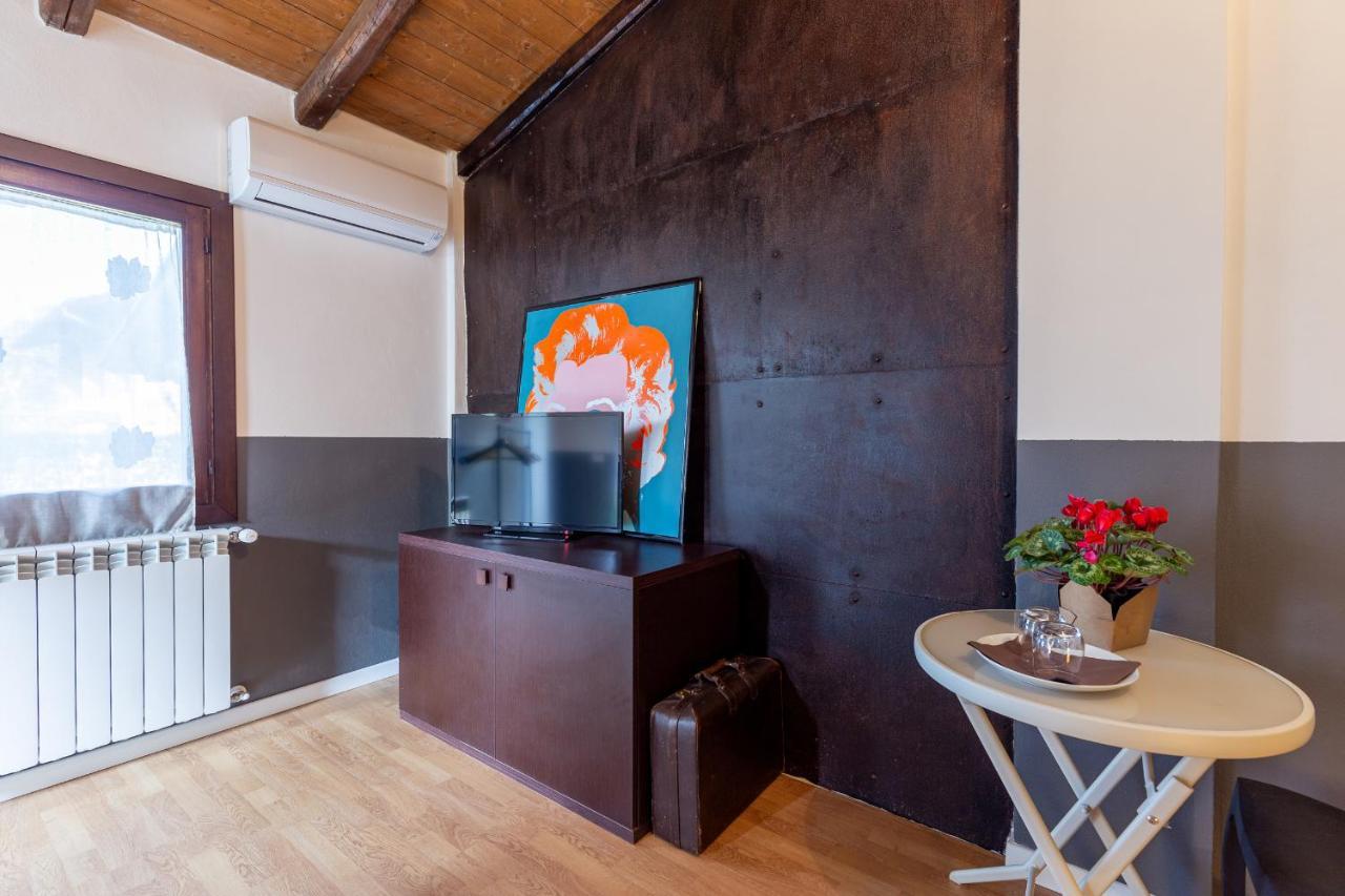 Bed and Breakfast Cascina cattabreghetta Pombia Esterno foto