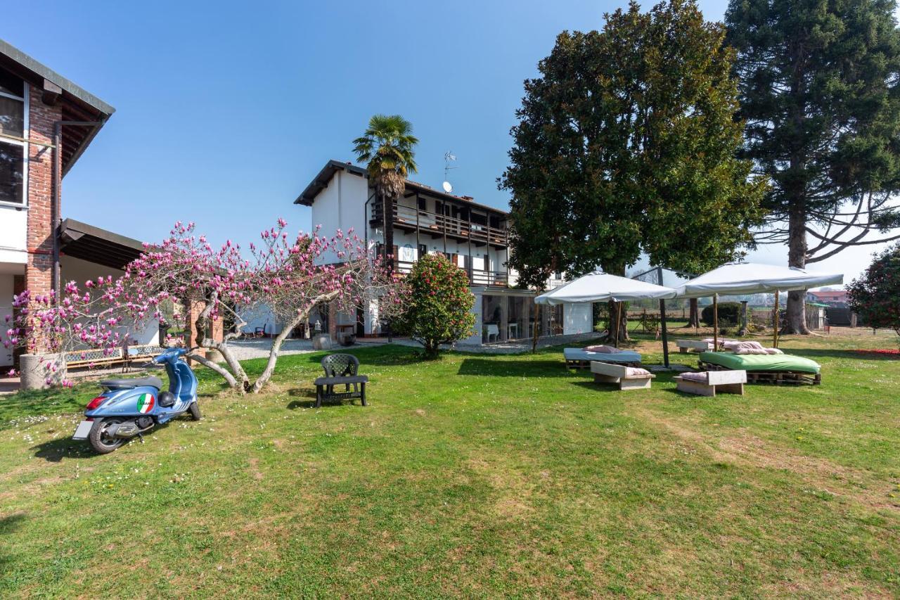 Bed and Breakfast Cascina cattabreghetta Pombia Esterno foto