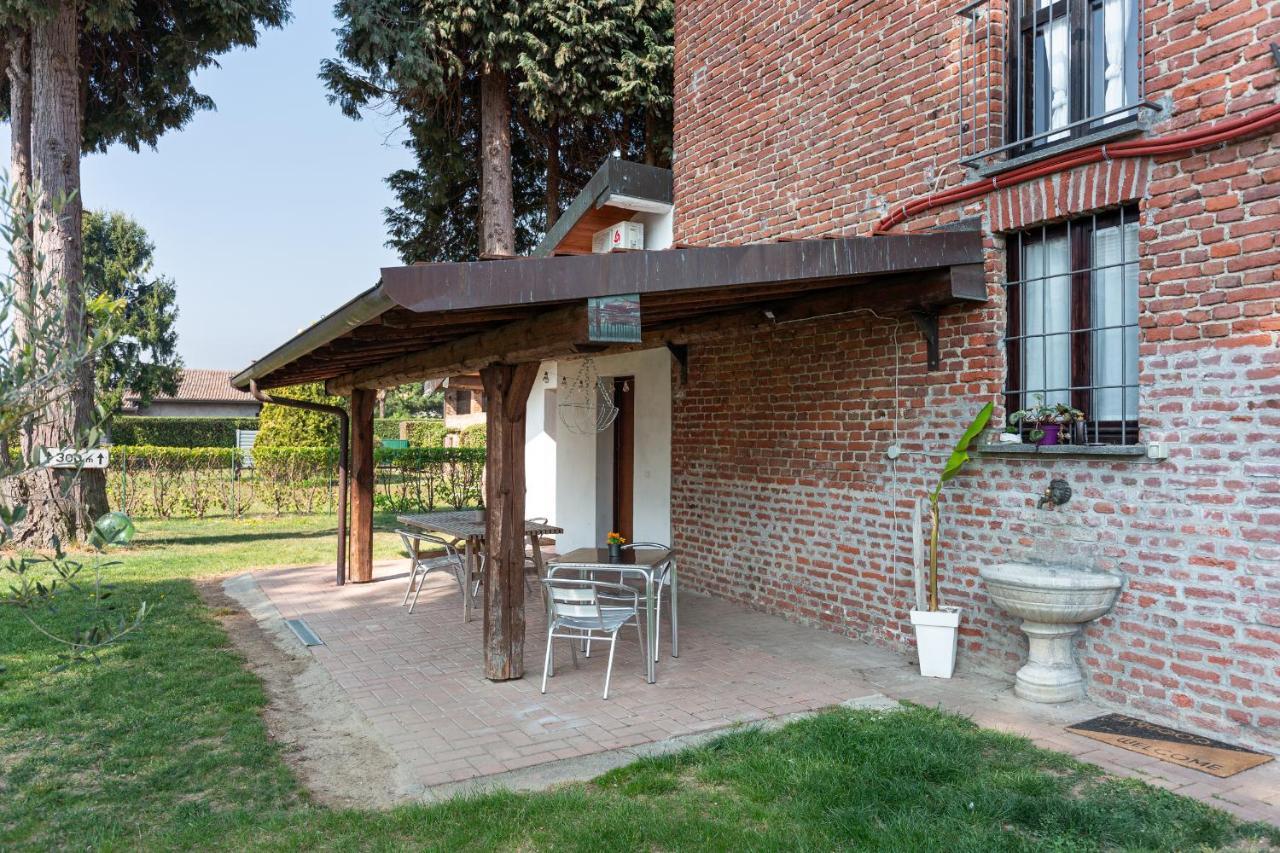 Bed and Breakfast Cascina cattabreghetta Pombia Esterno foto