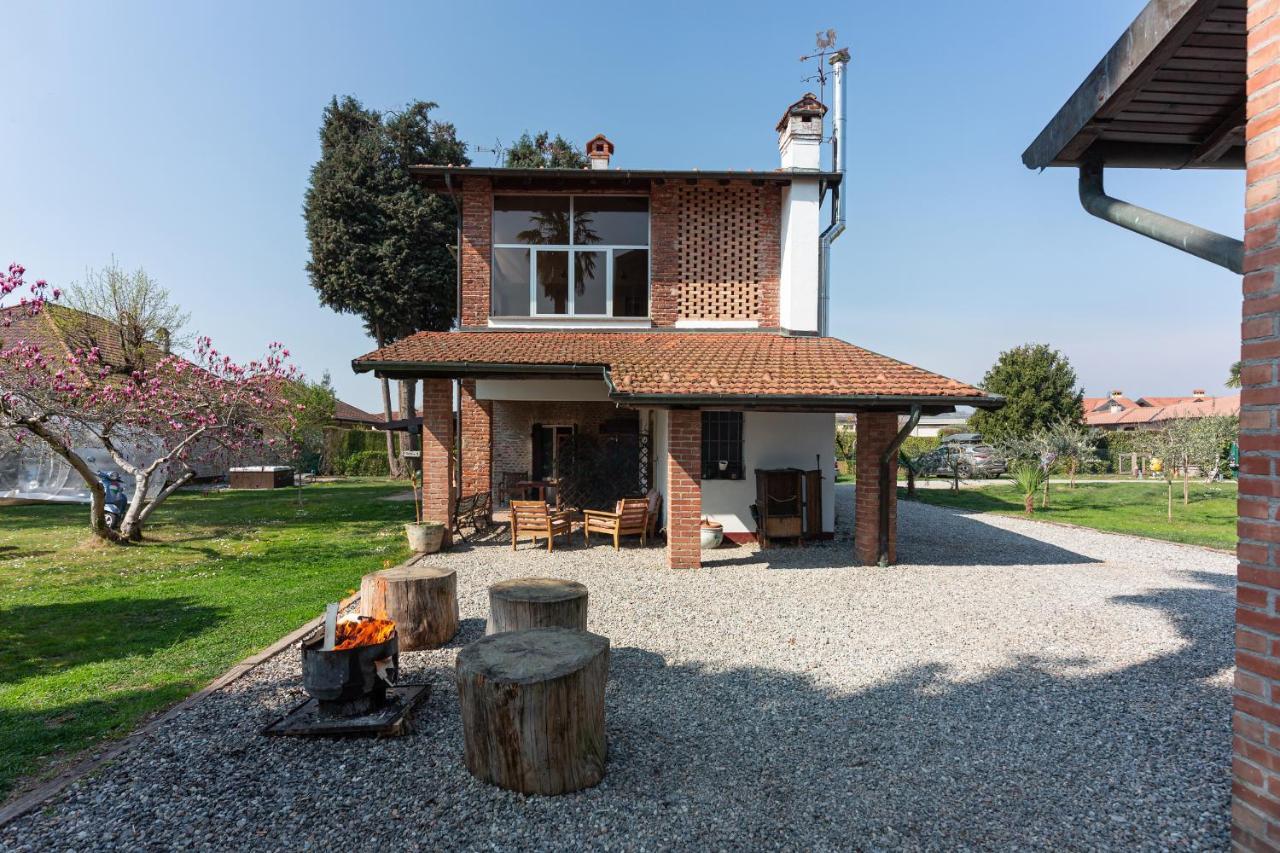 Bed and Breakfast Cascina cattabreghetta Pombia Esterno foto