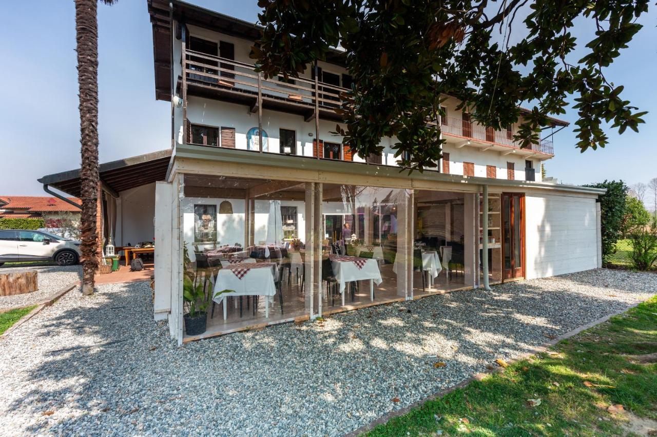Bed and Breakfast Cascina cattabreghetta Pombia Esterno foto