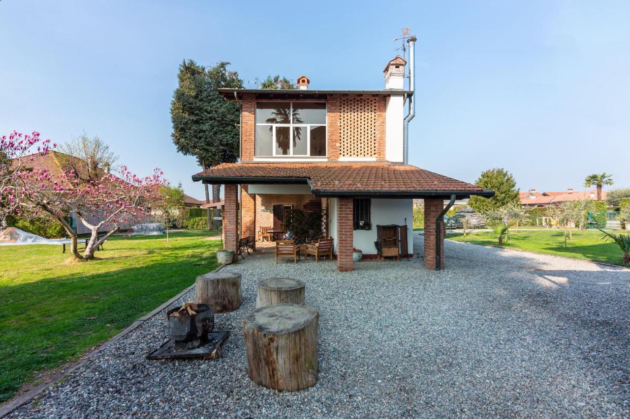 Bed and Breakfast Cascina cattabreghetta Pombia Esterno foto