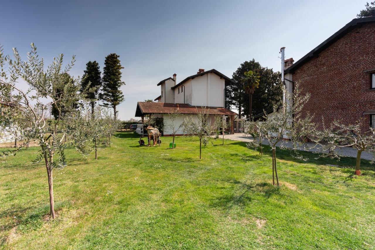 Bed and Breakfast Cascina cattabreghetta Pombia Esterno foto