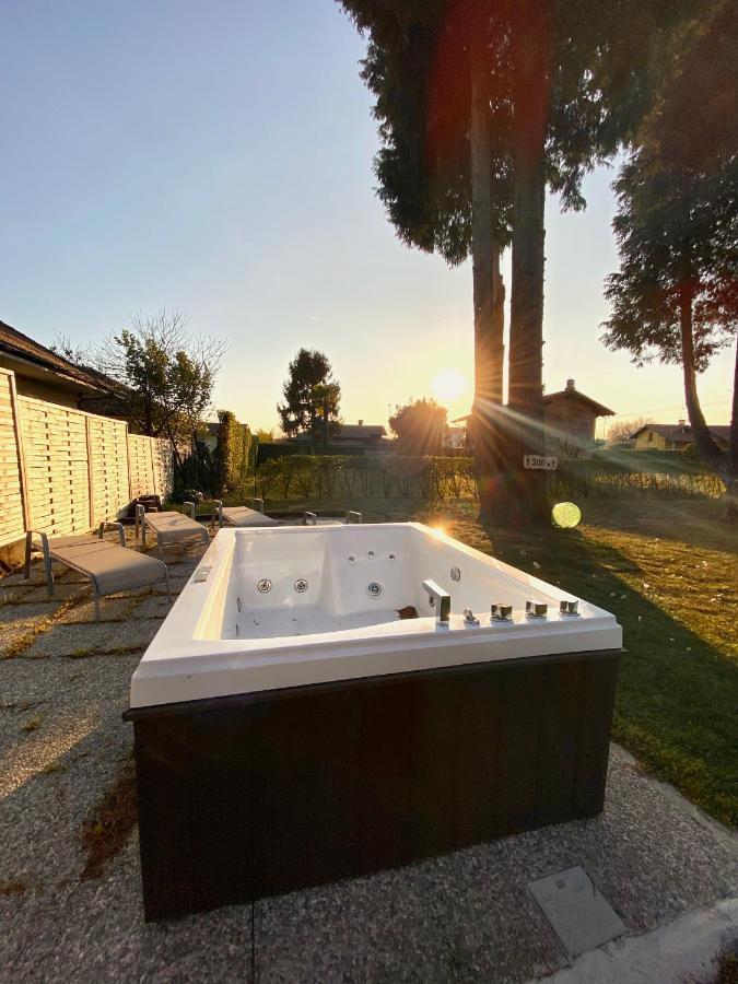 Bed and Breakfast Cascina cattabreghetta Pombia Esterno foto